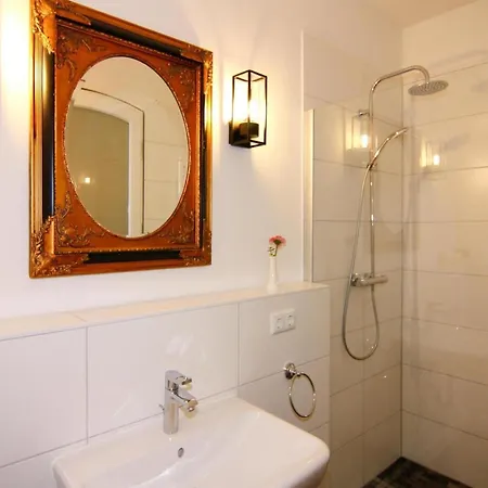 Birgit, Semesterbostad *