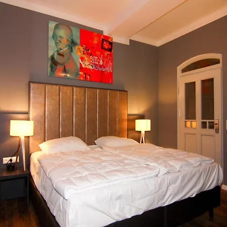 Birgit, Semesterbostad